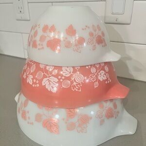 PYREX Pink Gooseberry rare Vintage Pink and White Mixing Bowls